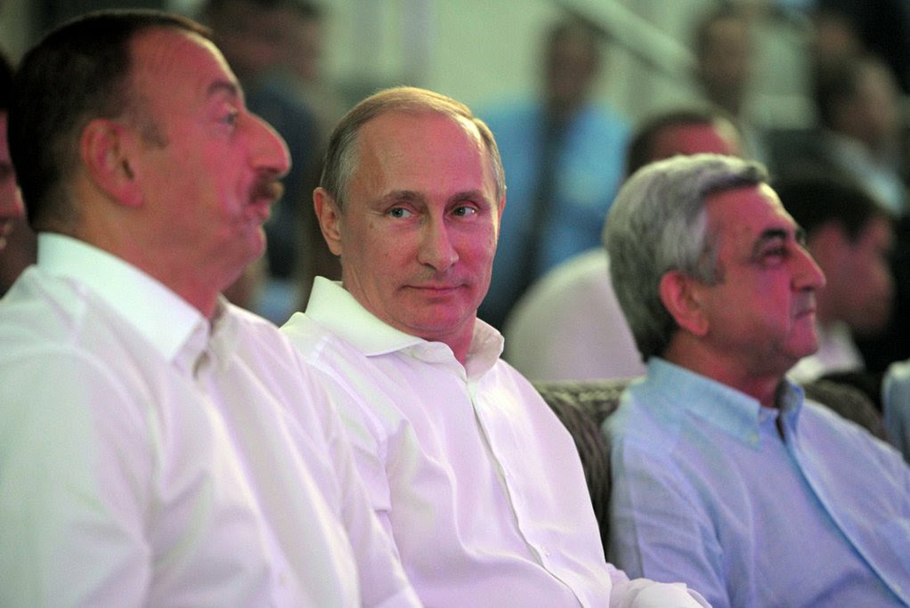http://static.kremlin.ru/media/events/presidentphotos/big/41d5095387ed53821bb3.jpeg