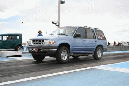 1997 ford explorer pose