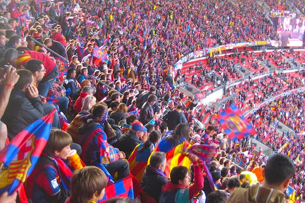 サッカー観戦の服装 持ち物 持っていくべき物 持っていってはいけない物 アメフトプロ審判が語る スポーツ現地生観戦の魅力