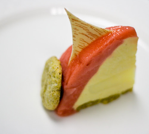 pate a bombe sliced