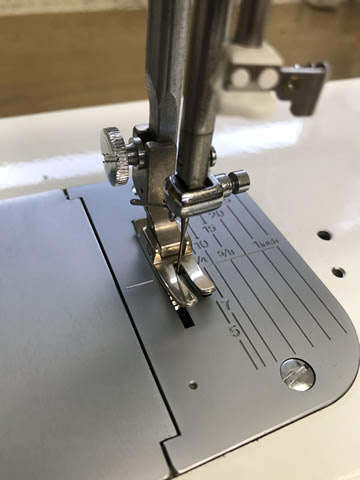 ミシンの病院 Juki 職業用ミシン Tlシリーズ Tl 25 30系の不具合解消法 ミシン針が何かに当たり はずみ車が1回転できない