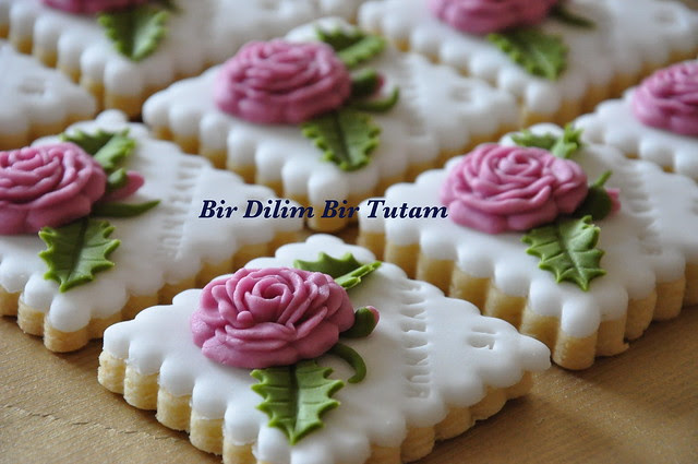 Güllü kurabiye