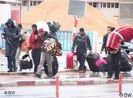 People léaving Libya