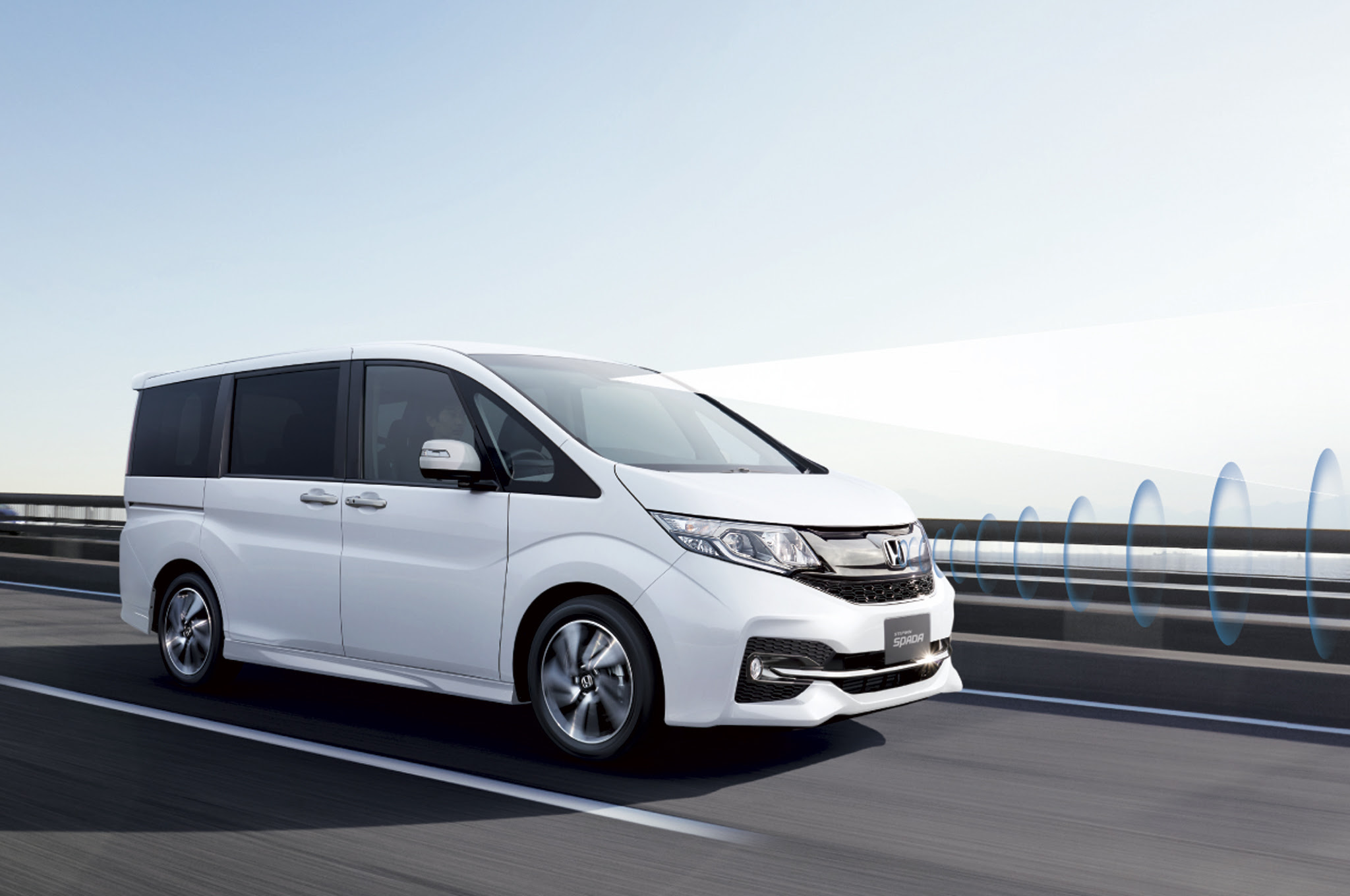Honda-StepWgn-front-three-quarters-in-motion