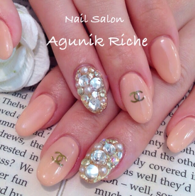 シャネルネイル 渋谷 原宿ネイルサロン Agunik Riche アグニークリッシェ のネイル ネイルクルー