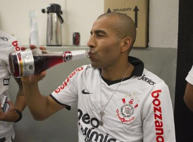 Ministério Público pede prisão de atacante do Corinthians