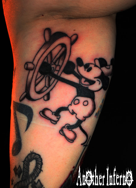 Tattoo Old Mickey タトゥー 名古屋栄のボディピアス タトゥー スカリフィケーションスタジオ Another Inferno
