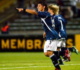Agüero, dueño de la noche; el juvenil fue la gran figura y otra pesadilla para River