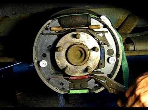 2007 chrysler town and country touring 3.8. How to rebuild the rear brakes on a Caravan, Voyager, Town