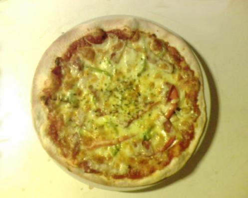 pizza ala lantera lezat&cripsy....hot....... pizza ala lantera lezat&cripsy....hot.......