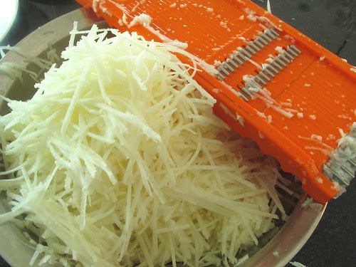 Steamed vegetable dumplings (Chai Kueh) 菜粿