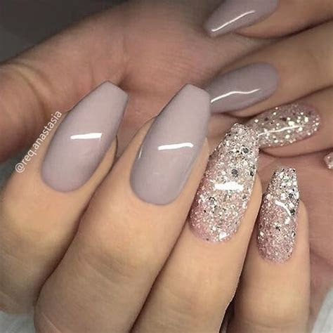 beige nails spring season