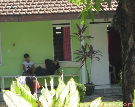 mesum di tempat umum
