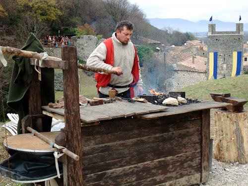 J'ai donc fabriqué du matériel à l'ancienne, comme ce souflet qui fonctionne à l'huile de coude.