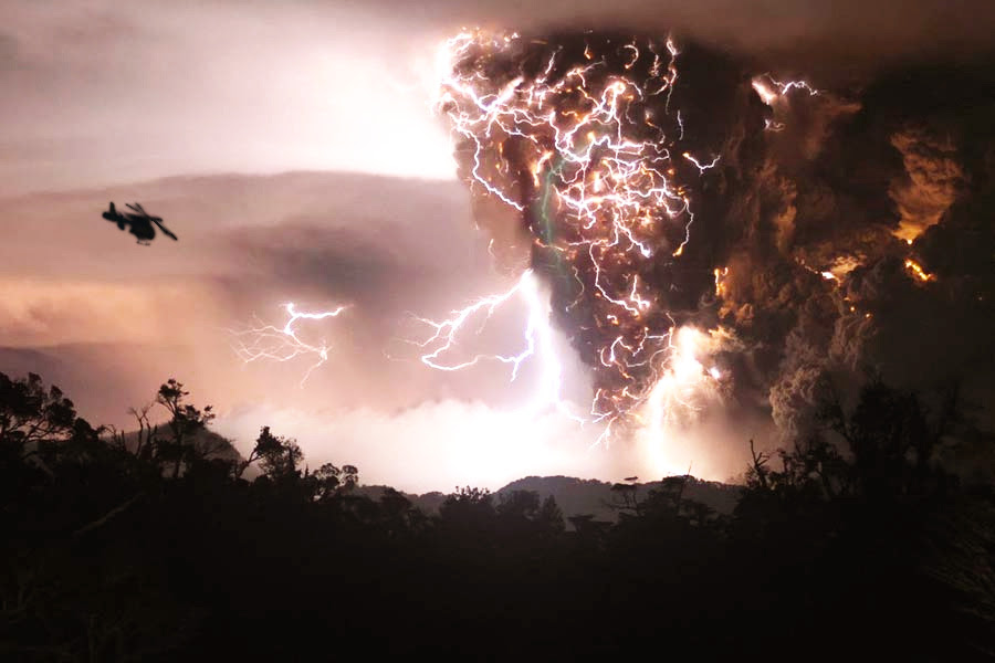 iceland volcano lightning. Iceland Volcano Lightning