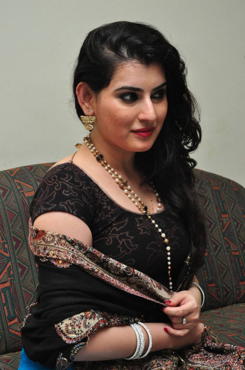 Archana Stills At Crescent Cricket Cup In Black Dress