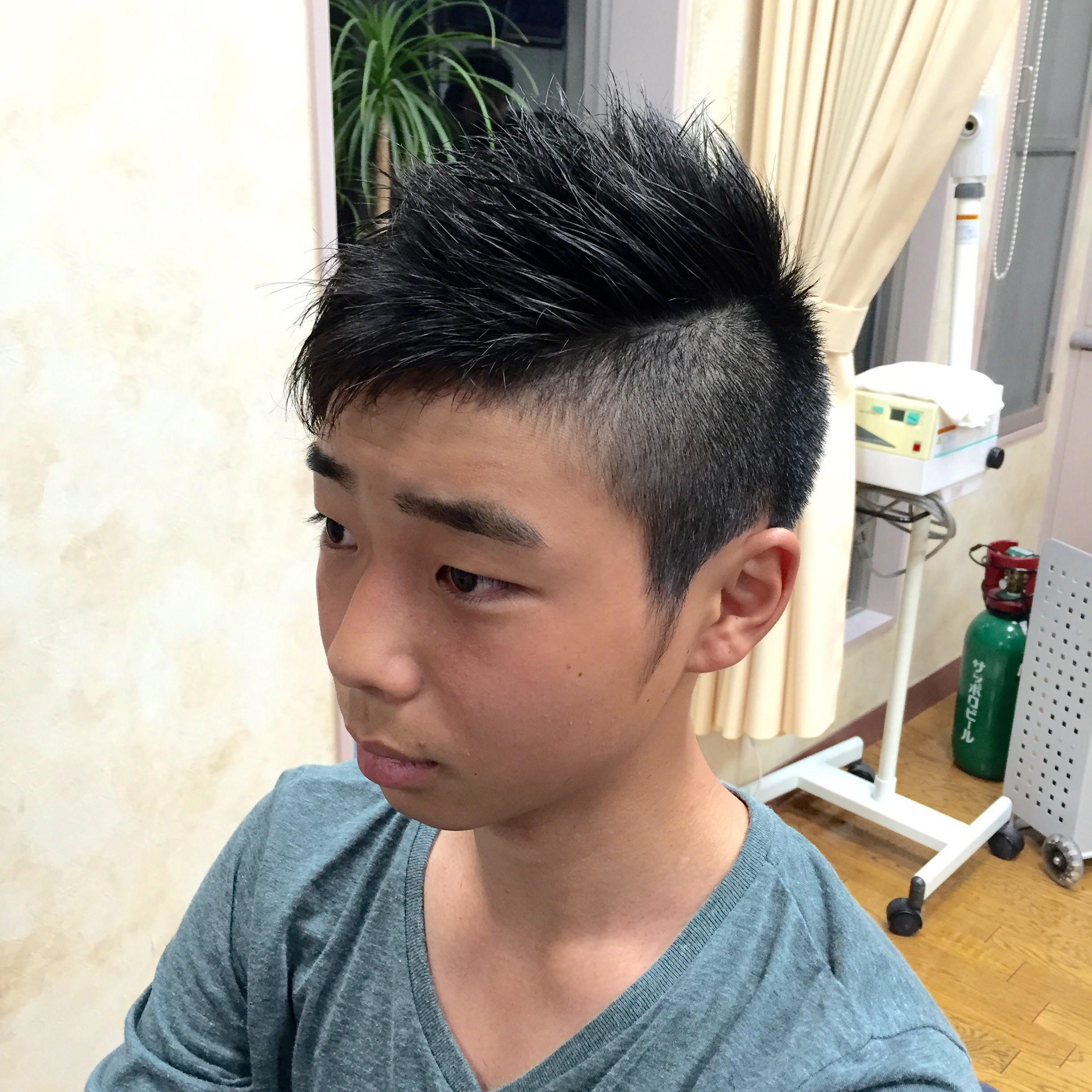 ツーブロック ベリーショートヘアー 個性派オシャレボウズヘアー アラカワhomme 松本市メンズヘアーサロン アラカワオム
