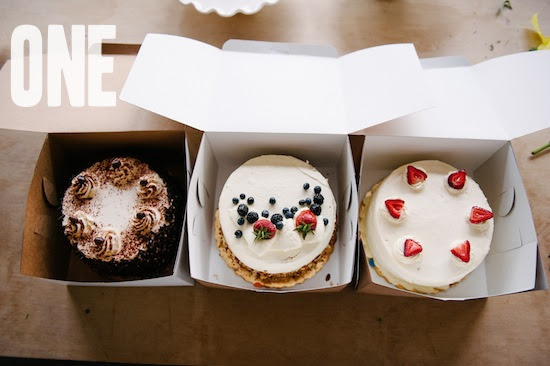 How To A Trio of Grocery Store Wedding Cakes How To A Trio of Grocery Store Wedding Cakes