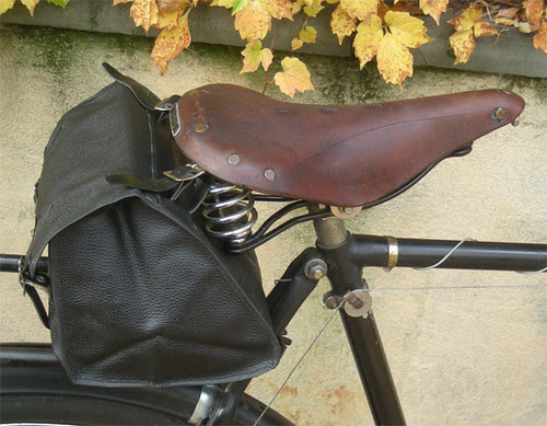 A.T.'s Raleigh DL-1: Brooks B66