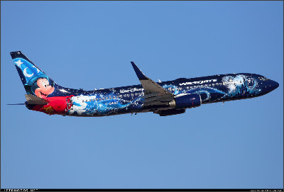 ウエストジェット航空 ディズニー ワールドとのパートナーシップ ボーイング737 8ct 航空機への素敵 面白 応援 かわいい カッコいい ペイント アート写真集