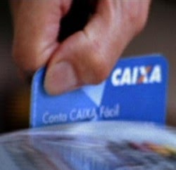 Juros do cartão de crédito atingem 290,43% ao ano