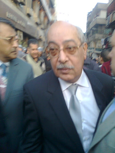 مدير امن الدقهلية فى قلب التظاهره 