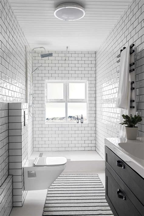 With travertine tile in your home, you'll be surrounded by the understated beauty of natural stone's texture and warmth. House Beautiful's editor helps you master the master bath