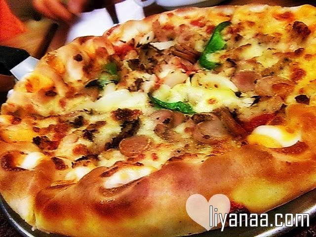 Cheesy Lava Pizza Chicken Supreme Pizza Hut