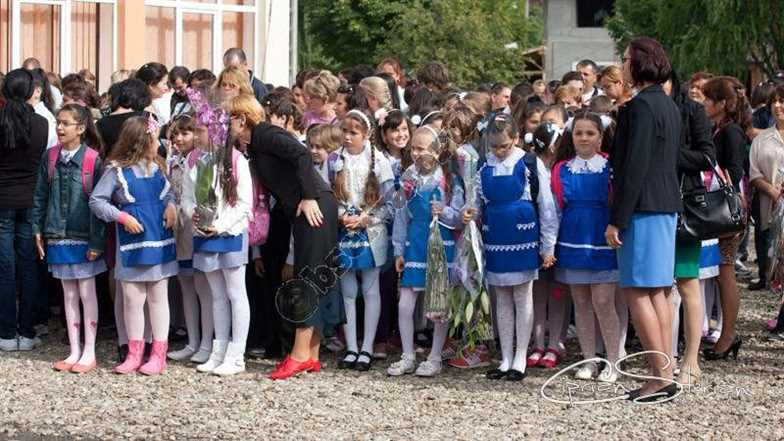 Structura Anului Scolar 2014 2015 Cate Zile De Cursuri Si De VacanÅ£Ä Vor Avea Elevii Observatorul Buzoian