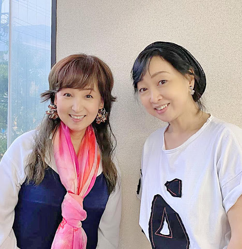 女優 川上麻衣子さんと健康アーティスト 己抄呼 Misako がアカデミー を開講 Kaqila Method カキラメソッド ろっ骨エクササイズで身体機能改善 運動機能改善