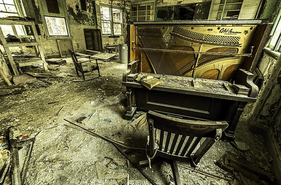 broken piano