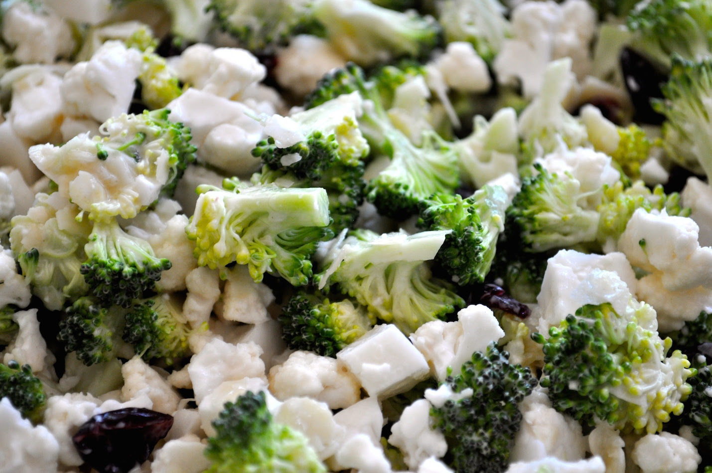 Salade De Brocoli Et Chou Fleur Avec Une Vinaigrette A La