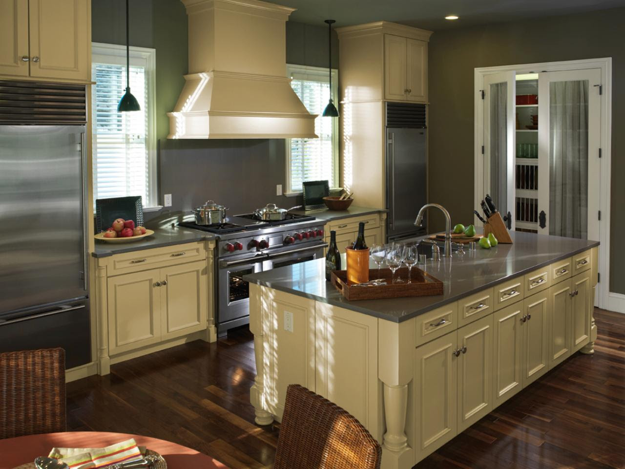 Painting Kitchen Cabinets: Pictures, Options, Tips \u0026 Ideas HGTV Painting Kitchen Cabinets: Pictures, Options, Tips \u0026 Ideas HGTV