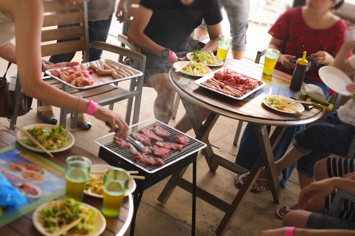 室内や屋根付きなら小雨でも安心 大阪の持ち込みできるbbq会場 Maple Board