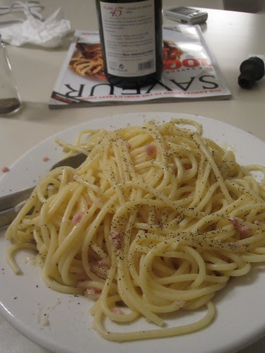 Cheese and ham pasta with lots of pepper