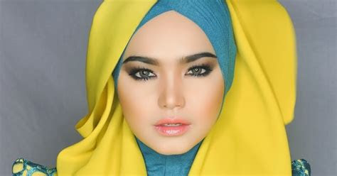 model hijab casual  trendy hijab style artis cantik