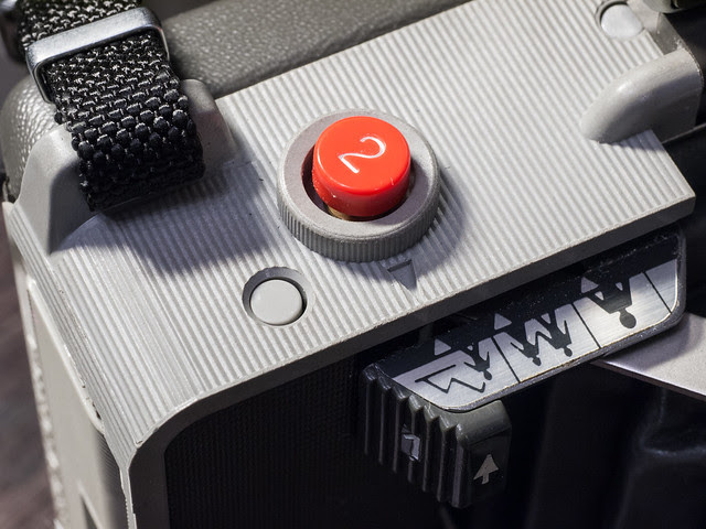 Polaroid Automcatic 340 Land Camera - Shutter release
