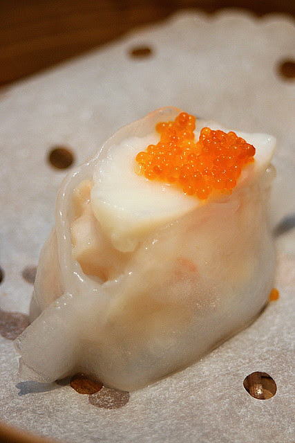 Steamed scallop and kale dumpling - 3pcs for HK$40