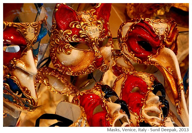 Venice walking tour, Shopping, Italy - images by Sunil Deepak