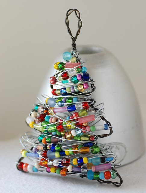 Brilliant DIY Beaded Christmas Ornament Tree 379 x 500 · 110 kB · jpeg