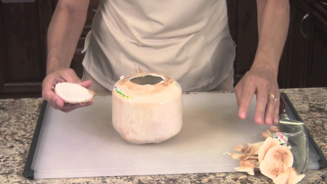 How To Cut Open A Baby Thai Coconut by Rockin Robin - YouTube