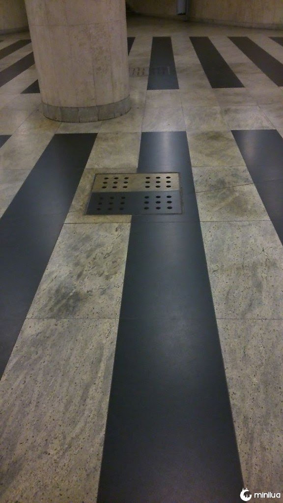 AD-Annoying-Photos-OCD-44