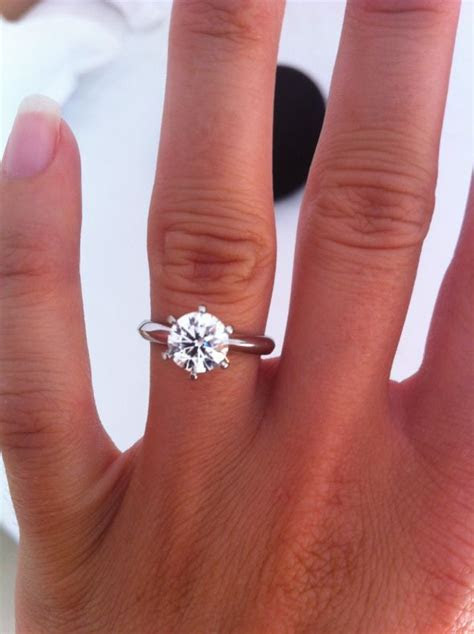 Princess cut 1 ct engagement rings. 1.5 carat - D colour - Round brilliant cut - Set in