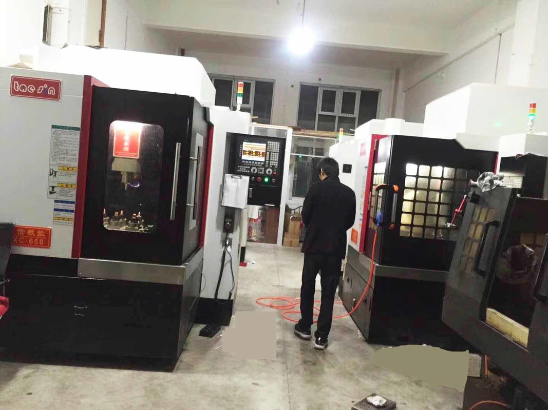 Kotak Cara Cnc Pusat Mesin Vertikal Jepang Cnc Mesin 24t Jenis Lengan