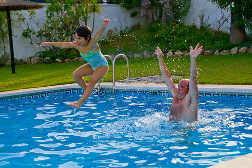 Ainhoa lanzada por su padre, Javier