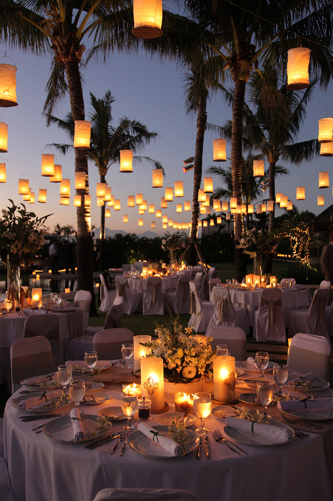 10 outdoor wedding twinkle lights