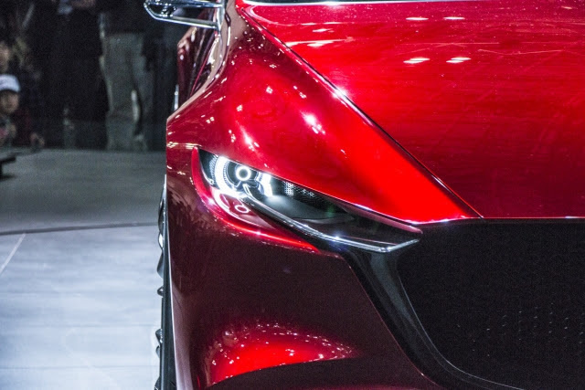 ヘッドライトの寿命や劣化の判断は ハロゲン Hid Ledランプで比較 自動車メンテナンスお役立ち情報blog