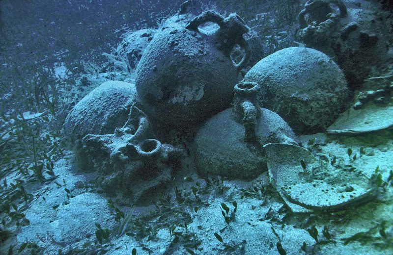 http://www.archaiologia.gr/wp-content/uploads/2012/08/UnderwaterArchaeology.jpg