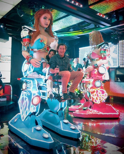 大人の遊園地 ロボットレストラン 珍曲 コミックソングの館