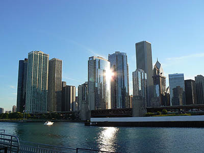 le soleil se couche sur Chicago.jpg